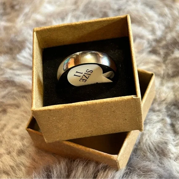 Men’s 6mm polished Titanium comfort band wedding ring NIB 11 - Picture 9 of 11